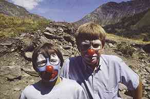 guillaume_gattier_chacun_pleure_a_sa_facon_le_temps_qui_passe_2012_diapositive_trouvee_dimension_variable