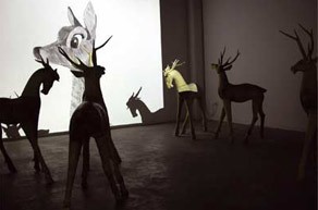 katia_bourdarel_bambi_forever_2004_installation_video_sculptures_en_bois_dimensions_variables
