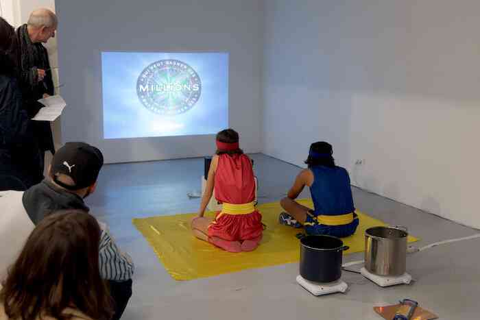 megane_brauer_avec_mathieu_henejaert_mordre_et_tenir_performance_et_installation_beaux_arts_de_besancon_2019_clement_gerardin