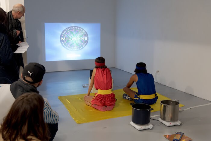 megane_brauer_avec_mathieu_henejaert_mordre_et_tenir_performance_et_installation_beaux_arts_de_besancon_2019_clement_gerardin