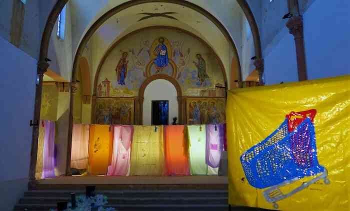 megane_brauer_deja_vierge_vue_d_installation_pour_vertical_looping_star_eglise_de_tour_sainte_marseille_2020_michele_gros