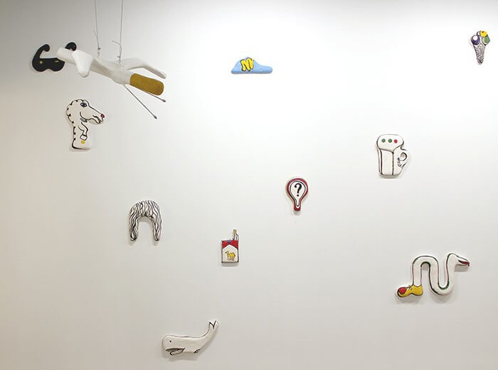 2_v_yudaev_mais_y_a_t_il_rien_de_central_2018_techniques_mixtes_chaussures_de_l_artiste_vue_d_expo_20e_prix_de_la_fond_ricard_20