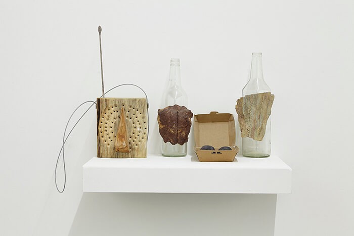 2_victor_yudaev_les_nuages_en_pantalon_installation_vue_d_exposition_noce_friche_la_belle_de_mai_2018