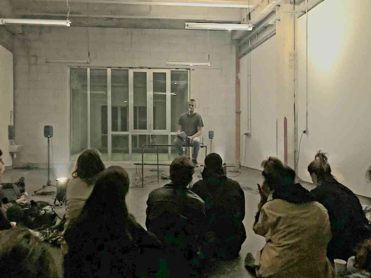 aurelien_potier_plus_fort_que_moi_performance_lecture_atelier_assemblee_triangle_france_asterides_2020__triangle_france