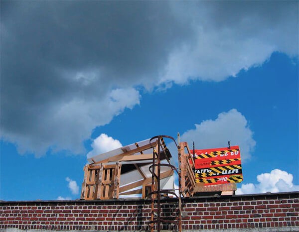 charlotte_cochelin_home_sweet_home_13_projet_de_construction_dans_l_espace_public_materiaux_de_recuperation_15m2_tourcoing_2008