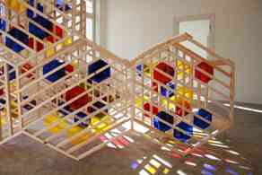 davide_cascio_be_building_2009_bois_plexiglass_215x317x120_cm_courtesy_nicolas_krupp_contemporary_art