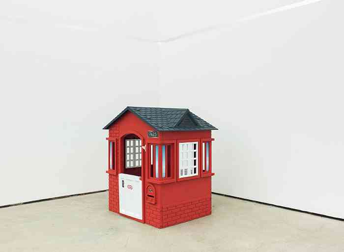 g_leung_58_96_49_2018_plastic_aluminum_tape_dye_glue_childrens_playhouse_metal_title_var_inst_frieze_new_york_2018_court_artist_