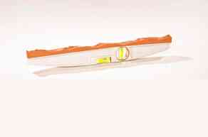 harold_guerin_ground_level_2011_ceramique_emaillee_40x1x5_cm