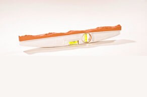 harold_guerin_ground_level_2011_ceramique_emaillee_40x1x5_cm