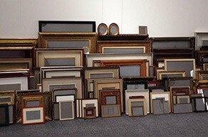 luca_resta_elevage_de_cadres_2013_collection_work_in_progress_de_cadres_et_monochromes_en_poudre_a_canon