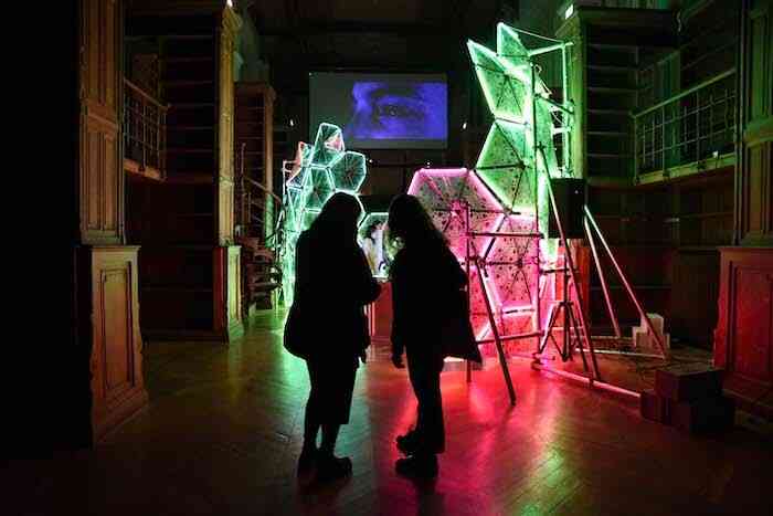 mounir_ayache_khadija_2020_installation_vue_d_exposition_le_conservatoire_marseille_commission_de_manifesta_13_marseille_vost_co