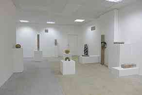 tom_castinel_sound_humper_2014_installation_9_colonnes_en_betons_180_cm_cap_st_fons