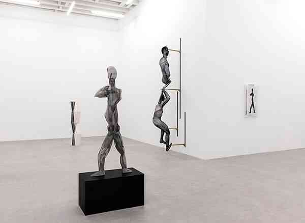 valerie_blass_vue_dinstallation_to_only_ever_say_one_thing_forever_the_same_thing_catriona_jeffries_2015