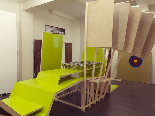 panic_raide_avec_georges_tony_stoll_2008_bois_peinture_glycerophtalique_peinture_acrylique_cire_film_d_animation_inox_10_18_impr