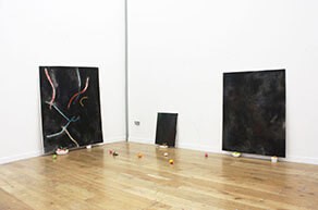 zoe_de_soumagnat_fruits_and_atmosphere_2012_huiles_sur_toile_platre_fruits_en_plastiques