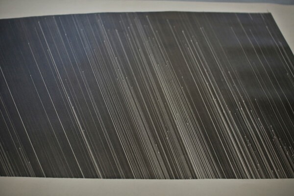 ahram_lee_de_l_equateur_au_pole_nord_2011_marseille_dessin_a_la_regle_au_crayon_4b_sur_papier_canson_75x540_cmahram_lee