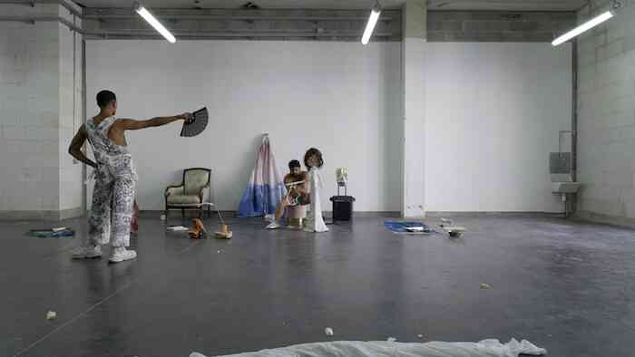 5_yoan_sorin_and_jordan_kindell_l-eloge_des_vents_contraires_performance_2020_atelier-assemblee_triangle_france_asterides__marga