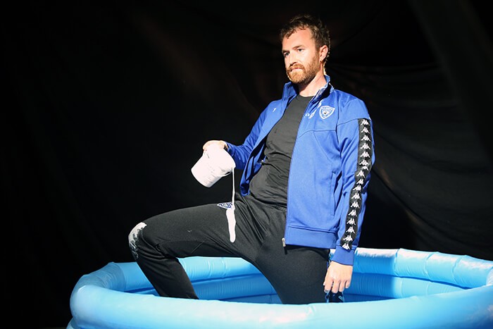 1_labor_zero_labor_2016_vue_de_la_performance_de_richard_john_jones_triangle_france_credit_photo_emmanuelle_laine