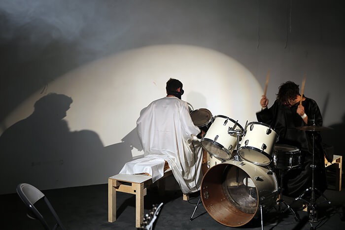 2_labor_zero_labor_2016_vue_de_la_performance_de_simple_music_experience_triangle_france_emmanuelle_laine