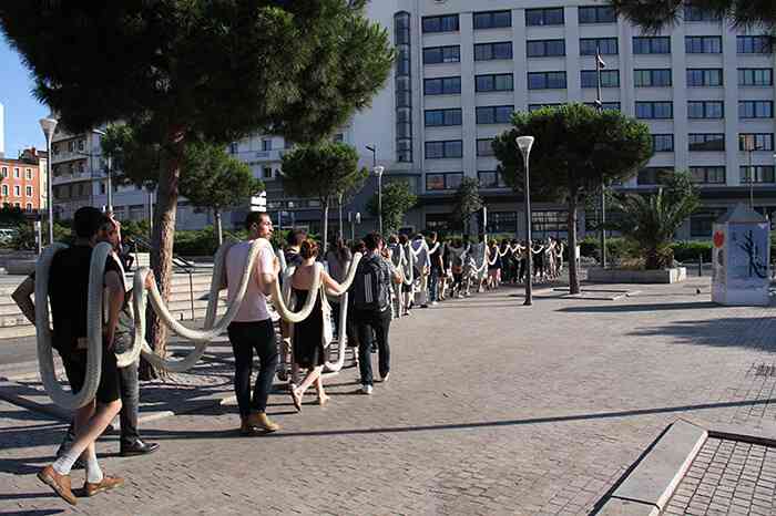 jean-charles_de_quillacq_transport_amoureux_performance_29_juin_2018_les_emotions_trafiquees_-_lust_for_dust_friche_bdm_la_compa