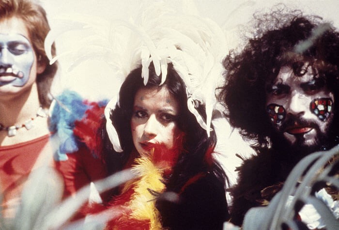 asco_birds_wave_goodbye_1972_photographie_par_harry_gamboa_jr_courtesy_de_harry_gamboa_jr