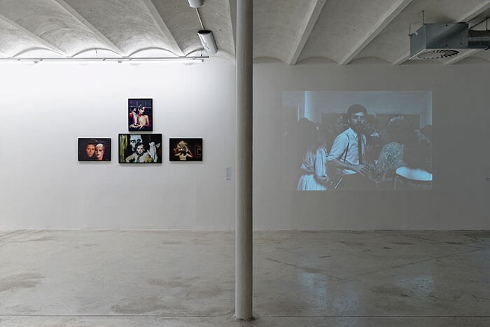 18_asco_and_friends_exiled_portraits_vue_d_exposition_triangle_france_marseille_2014_aurelien_mole