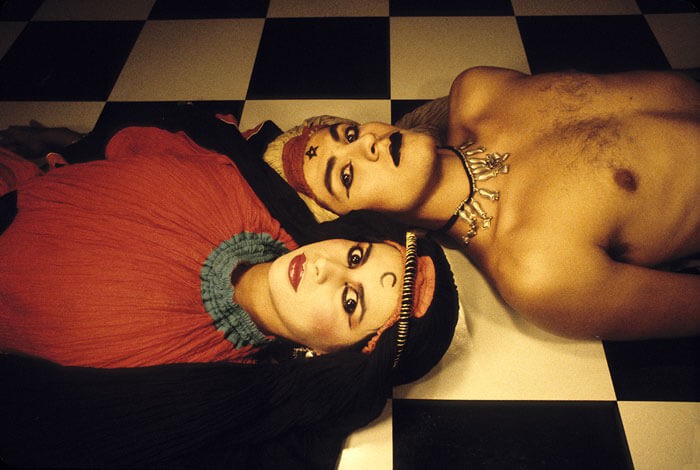 1_asco_titre_inconnu_perf_de_patssi_valdez_1981_2_photo_coul_tir_num_2014_40_x_60_cm_courtesy_artiste_ucla_chicano_studies_resea