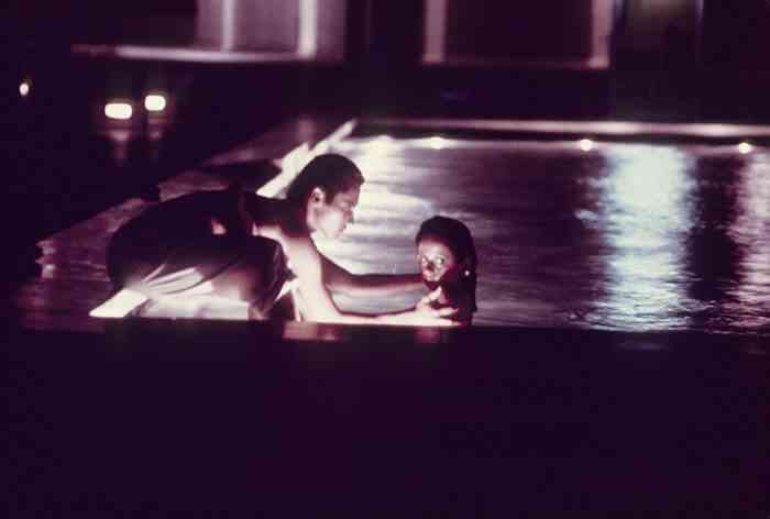 asco_fountain_of_aloof_willie_herron_et_patssi_valdez_1975_photo_coul_harry_gamboa_jr_tir_num_2014_54x80cm_court_artiste_ucla_cs