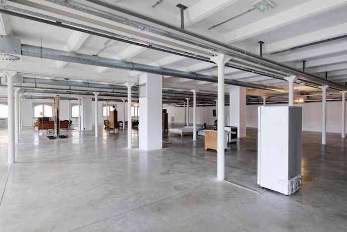 4_lydia_ourahmane_barzakh_vue_d-exposition_triangle_asterides_centre_d-art_contemporain_friche_la_belle_de_mai_marseille_2021__a