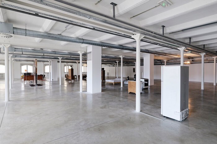 4_lydia_ourahmane_barzakh_vue_d-exposition_triangle_asterides_centre_d-art_contemporain_friche_la_belle_de_mai_marseille_2021__a