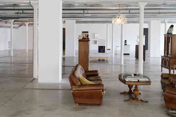 2_lydia_ourahmane_barzakh_vue_d-exposition_triangle_asterides_centre_d-art_contemporain_friche_la_belle_de_mai_marseille_2021__a