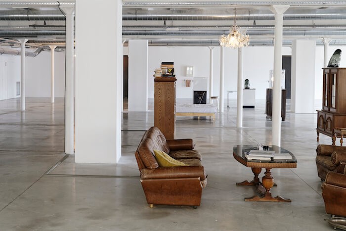 2_lydia_ourahmane_barzakh_vue_d-exposition_triangle_asterides_centre_d-art_contemporain_friche_la_belle_de_mai_marseille_2021__a