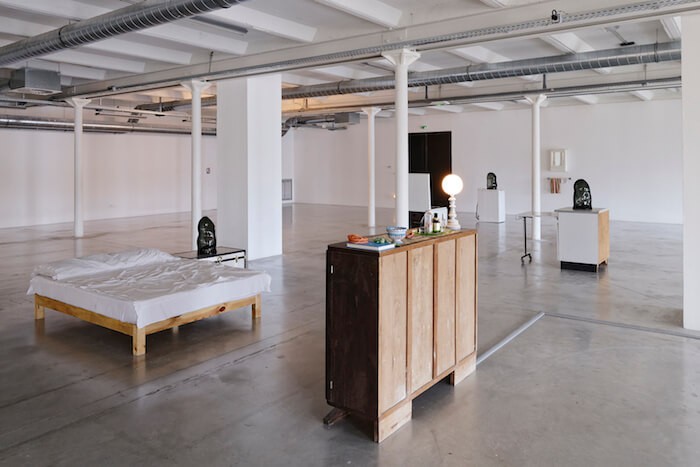 1_lydia_ourahmane_barzakh_vue_d-exposition_triangle_asterides_centre_d-art_contemporain_friche_la_belle_de_mai_marseille_2021__a