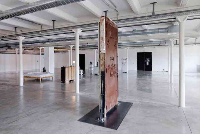 3_lydia_ourahmane_barzakh_vue_d-exposition_triangle_asterides_centre_d-art_contemporain_friche_la_belle_de_mai_marseille_2021__a