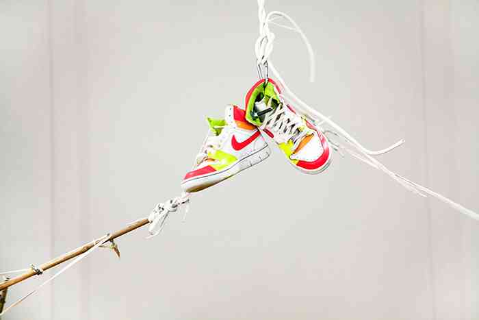 1_thomas_teurlai_bullroarer_2016_vue_d_exposition_musee_cantini_5_mai_5_juin_2016_printemps_de_l_art_contemporain_2016_philippe_