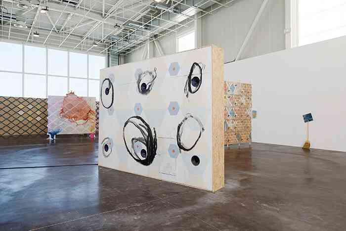 5_vue_d_exposition_carlos_kusnir_triangle_france_friche_la_belle_de_mai_2018_aurelien_mole