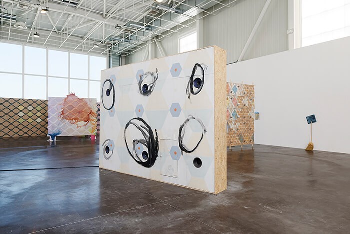 5_vue_d_exposition_carlos_kusnir_triangle_france_friche_la_belle_de_mai_2018_aurelien_mole