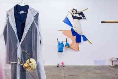 5_estel_fonseca_en_phase_de_digestion_vue_d_exposition_ou_en_tournee_a_la_galerie_hlm_marseille_2020__aurelien_meimaris