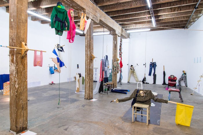 1_estel_fonseca_en_phase_de_digestion_vue_d_exposition_ou_en_tournee_a_la_galerie_hlm_marseille_2020__aurelien_meimaris