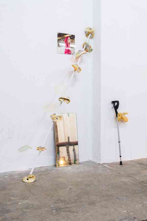 4_estel_fonseca_en_phase_de_digestion_vue_d_exposition_ou_en_tournee_a_la_galerie_hlm_marseille_2020__aurelien_meimaris