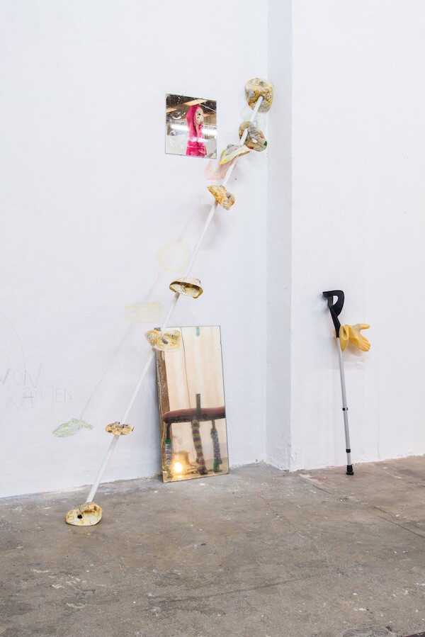 4_estel_fonseca_en_phase_de_digestion_vue_d_exposition_ou_en_tournee_a_la_galerie_hlm_marseille_2020__aurelien_meimaris