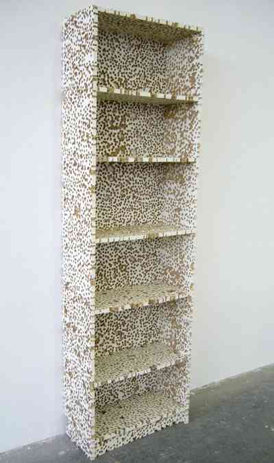 gilles_desplaques_kill_billy_2008_etagere_ikea_percee_exposition_a_la_galerie_de_la_friche_la_belle_de_mai_marseille_2008_1