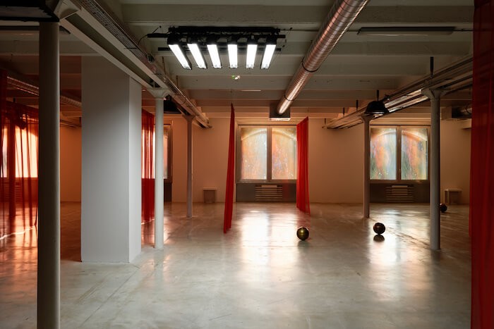 8_paul_maheke_ooloi_exposition_personnelle_triangle_france_asterides_friche_la_belle_de_mai_marseille_2019__aurelien_mole