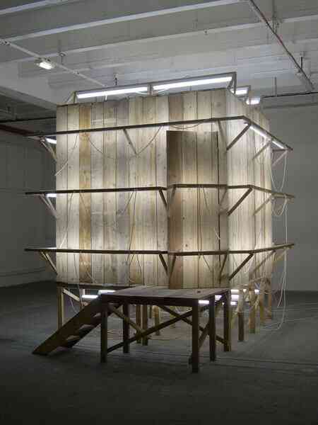 pierre_malphettes_light_cube_house_2002_bois_tubes_fluos_cables_electriques_1