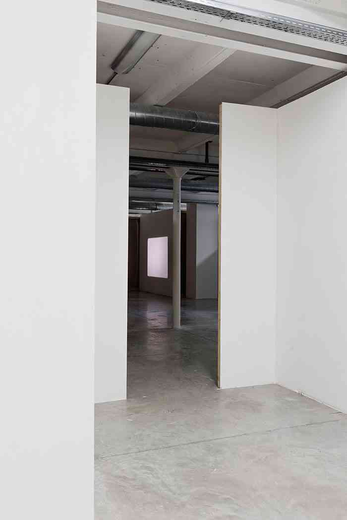 5_margaret_honda_sculptures_vue_d_exposition_triangle_france_marseille_14_fevrier_19_avril_2015_photo_aurelien_mole