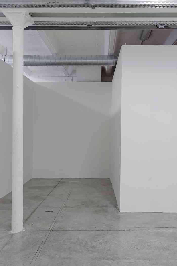 6_margaret_honda_sculptures_vue_d_exposition_triangle_france_marseille_14_fevrier_19_avril_2015_photo_aurelien_mole