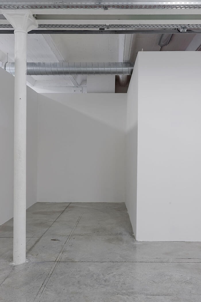 6_margaret_honda_sculptures_vue_d_exposition_triangle_france_marseille_14_fevrier_19_avril_2015_photo_aurelien_mole