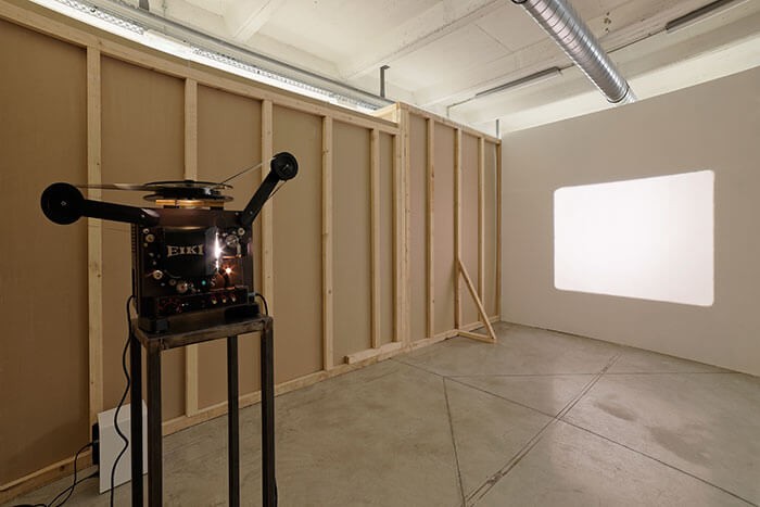 3_margaret_honda_sculptures_vue_d_exposition_triangle_france_marseille_14_fevrier_19_avril_2015_photo_aurelien_mole