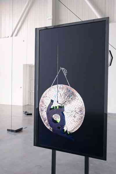 6_erika_vogt_speech_mesh_drawn_off_vue_d_exposition_triangle_france_marseille_aurelien_mole