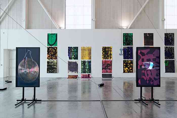 2_erika_vogt_speech_mesh_drawn_off_vue_d_exposition_triangle_france_marseille_aurelien_mole